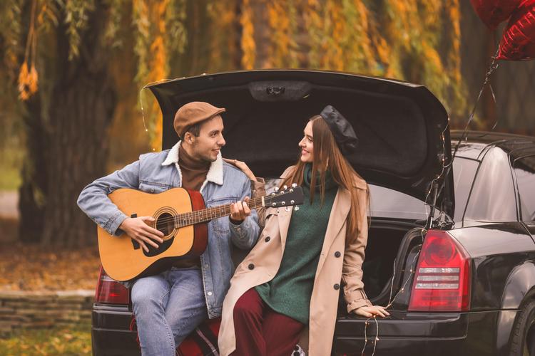 Sevgililer Gününde fizy ile Romantik Şarkı Listelerini Keşfet!